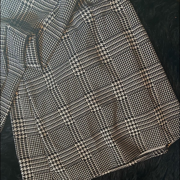 Houndstooth Two Piece Overall/ Jumper Set - Picture 4 of 5